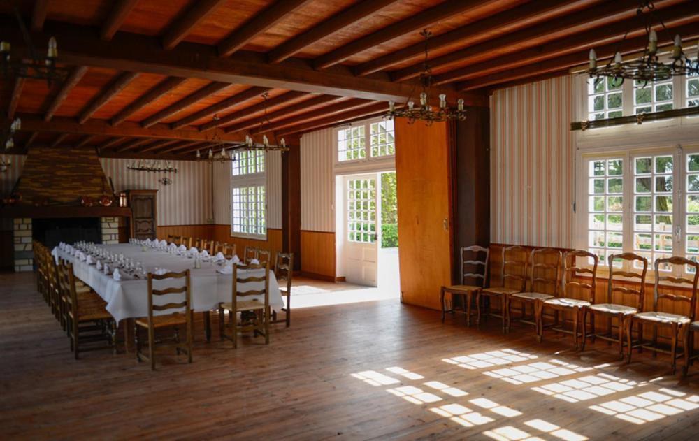 Le Mêle-sur-Sarthe Logis Hotel Restaurant De La Poste מראה חיצוני תמונה