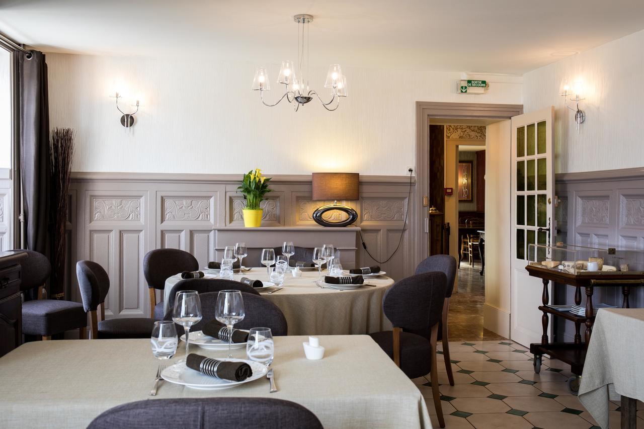 Le Mêle-sur-Sarthe Logis Hotel Restaurant De La Poste מראה חיצוני תמונה