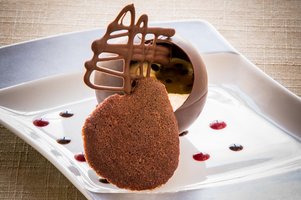 Le Mêle-sur-Sarthe Logis Hotel Restaurant De La Poste מראה חיצוני תמונה