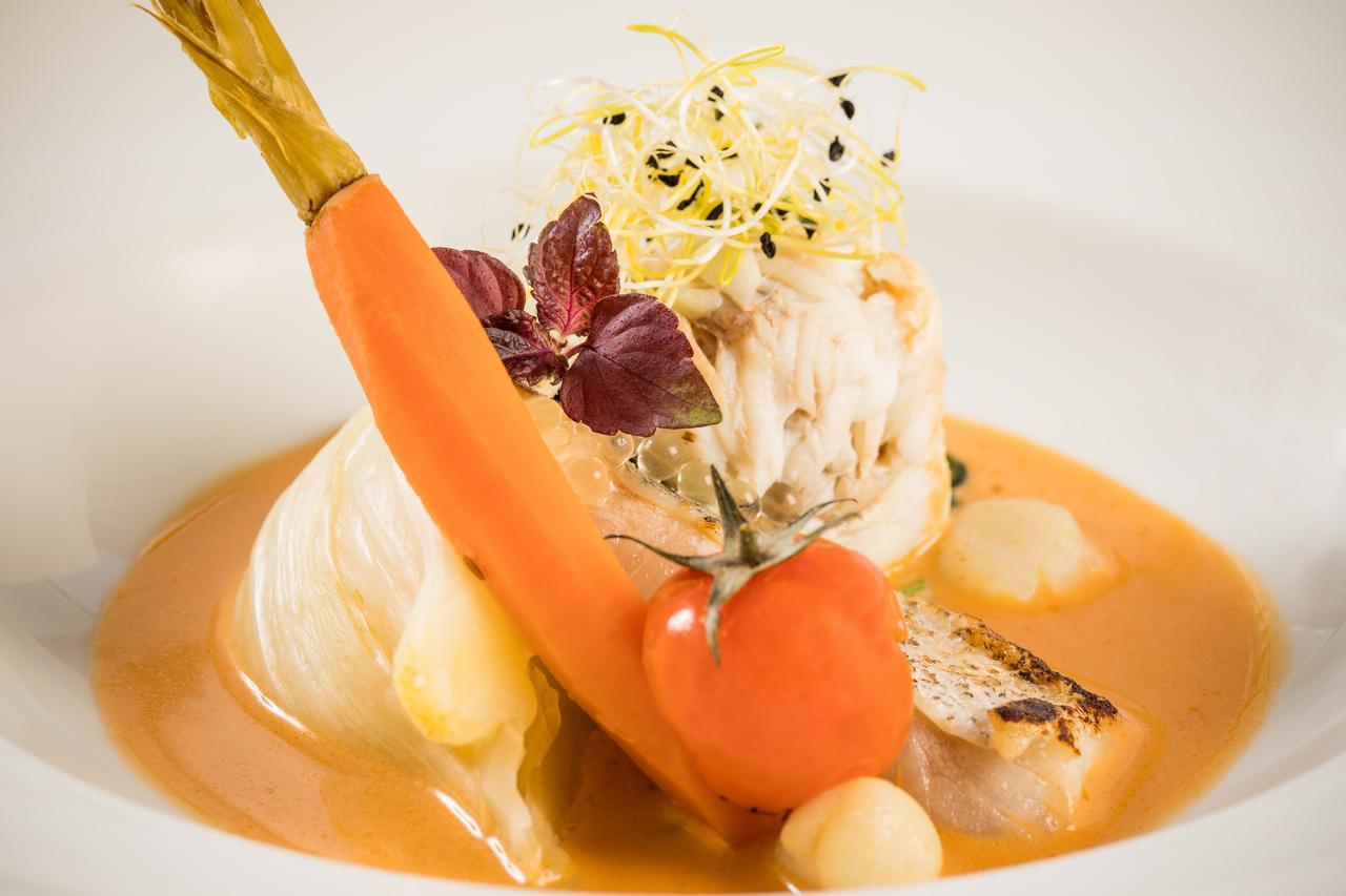 Le Mêle-sur-Sarthe Logis Hotel Restaurant De La Poste מראה חיצוני תמונה