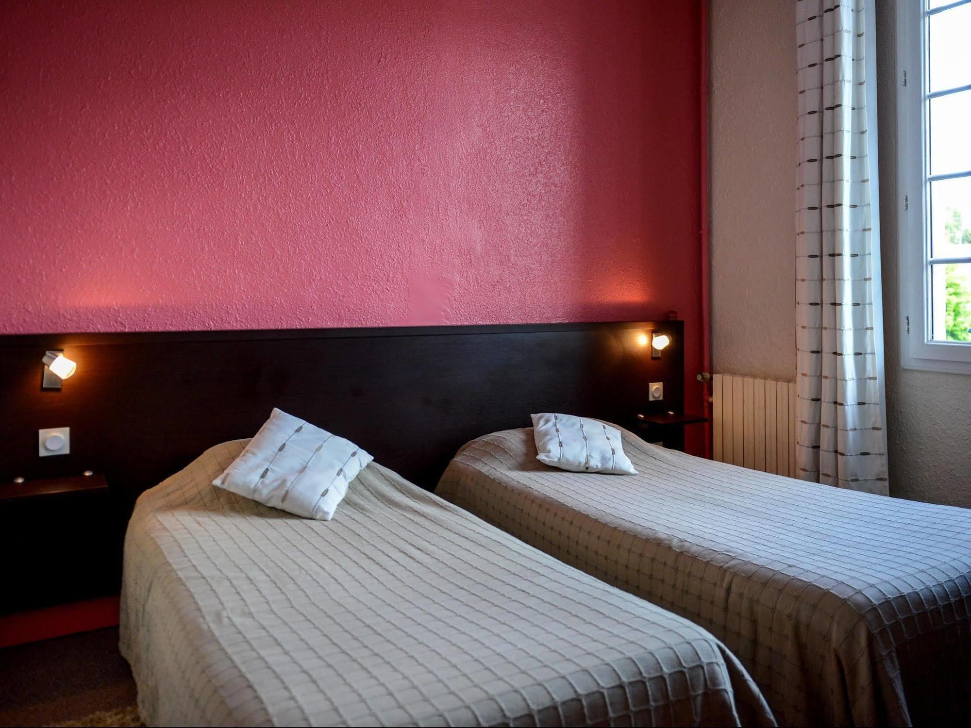 Le Mêle-sur-Sarthe Logis Hotel Restaurant De La Poste מראה חיצוני תמונה