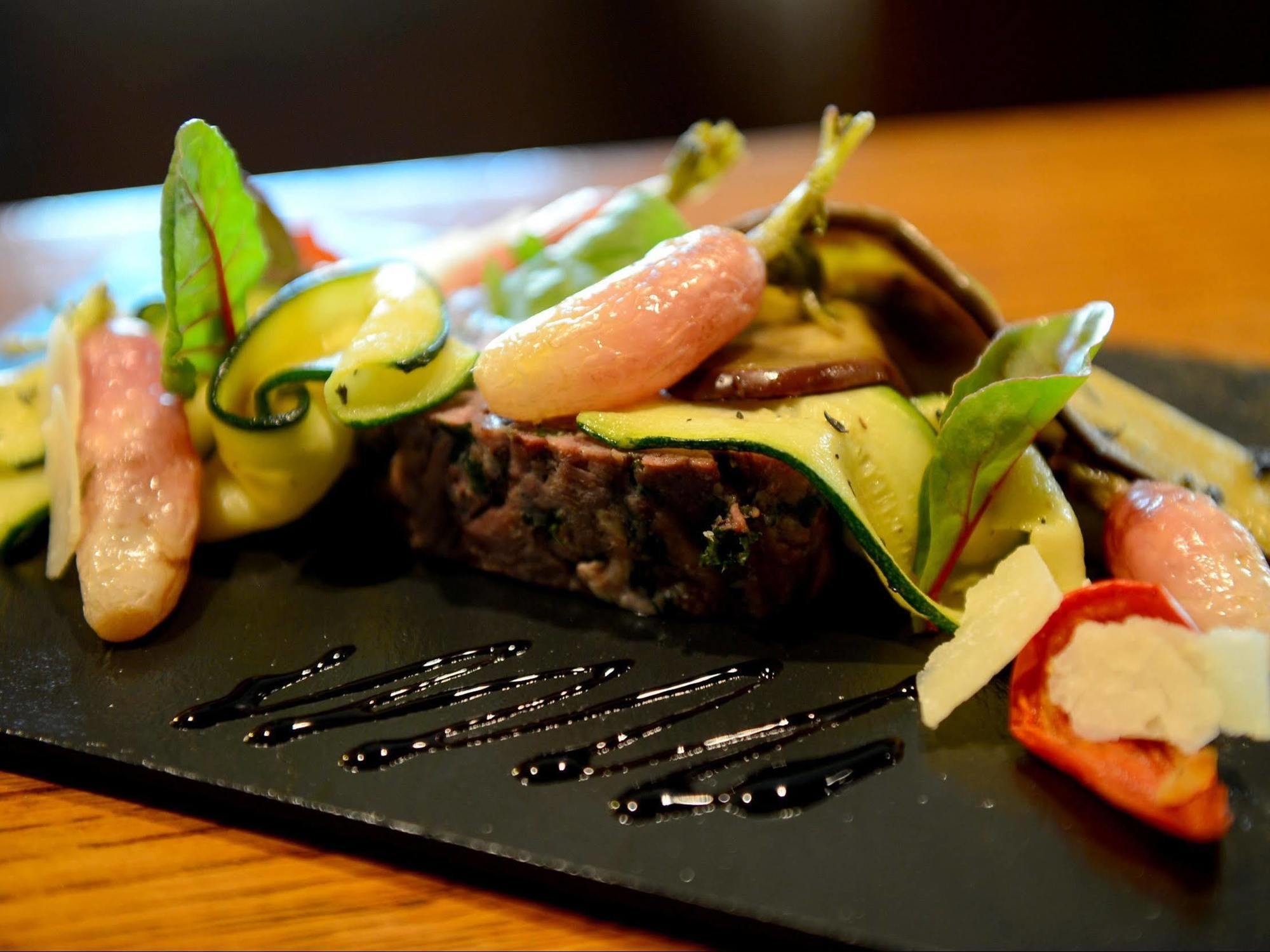 Le Mêle-sur-Sarthe Logis Hotel Restaurant De La Poste מראה חיצוני תמונה