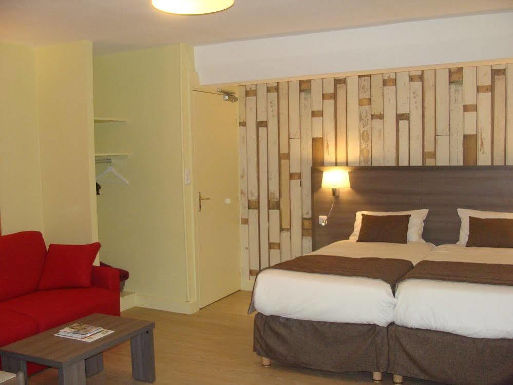 Le Mêle-sur-Sarthe Logis Hotel Restaurant De La Poste מראה חיצוני תמונה